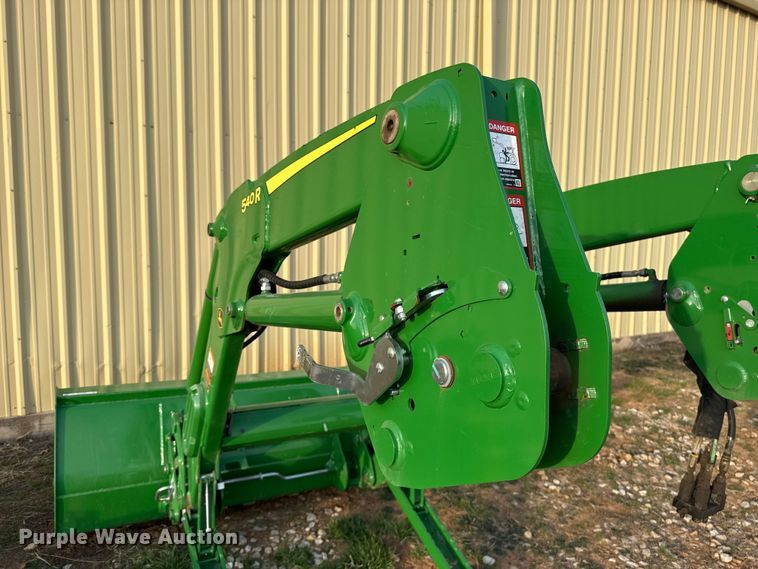 image for item ES5823 2020 John Deere 540R loader