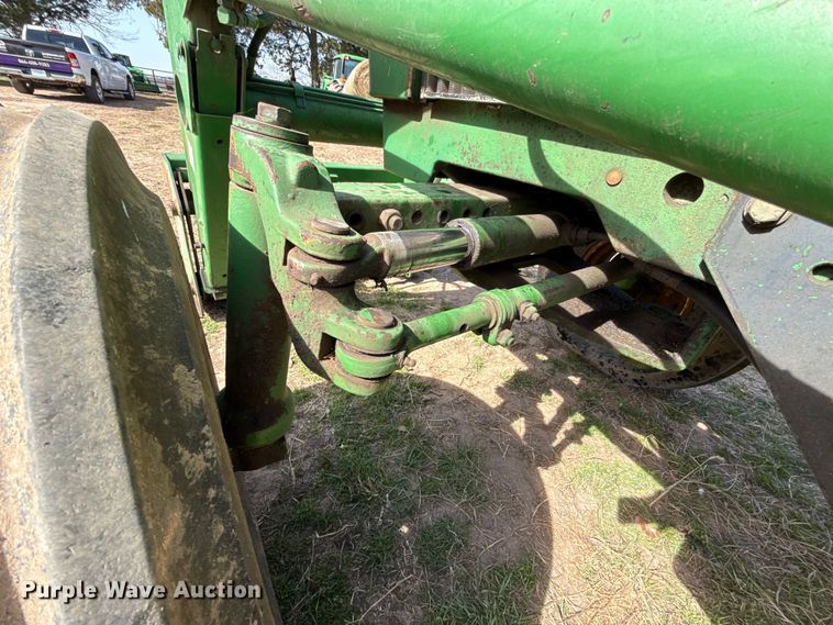 image for item ES5877 1983 John Deere 2950 tractor