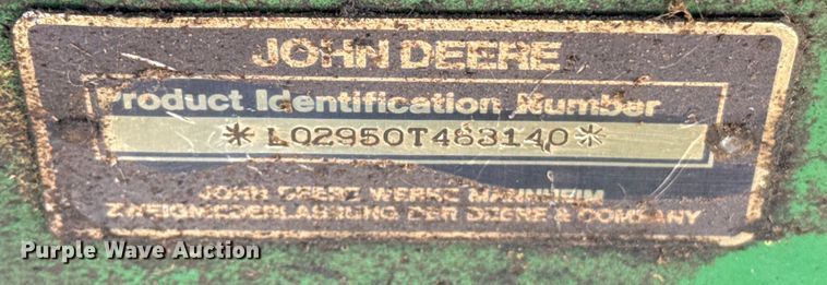 image for item ES5877 1983 John Deere 2950 tractor