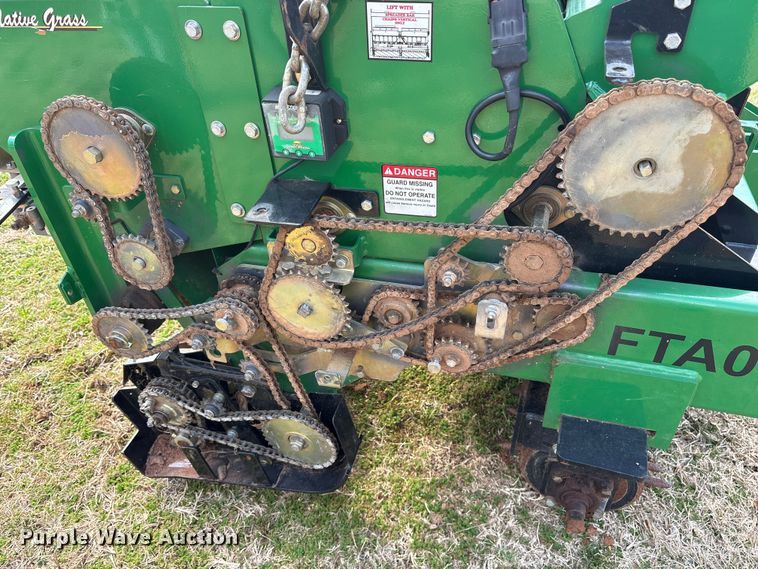 image for item ES8552 2021 Great Plains NTS2607 no-till seeder