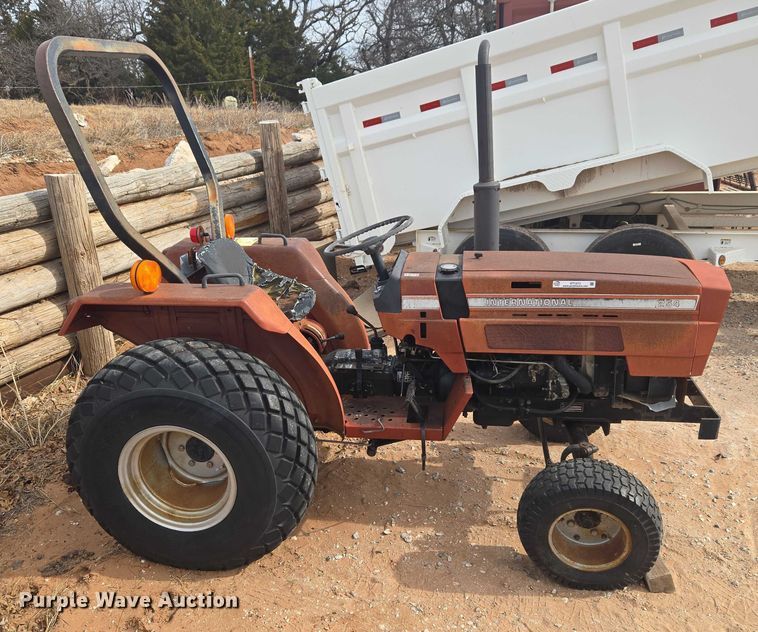 image for item ET1273 International 254 tractor