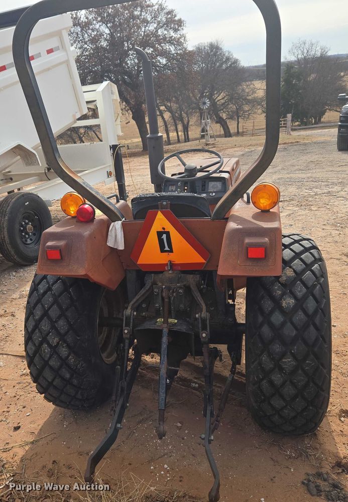 image for item ET1273 International 254 tractor