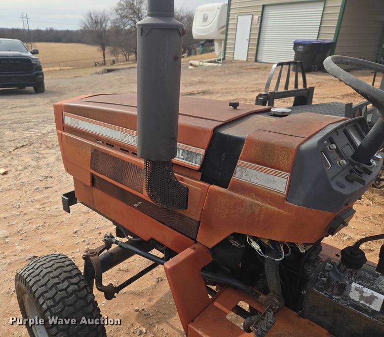 image for item ET1273 International 254 tractor
