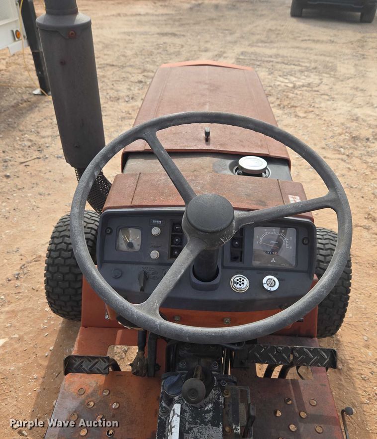 image for item ET1273 International 254 tractor