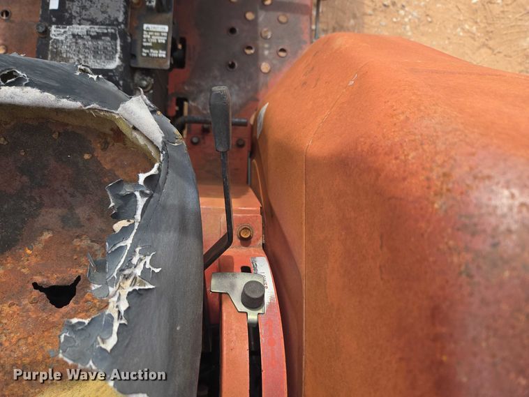 image for item ET1273 International 254 tractor