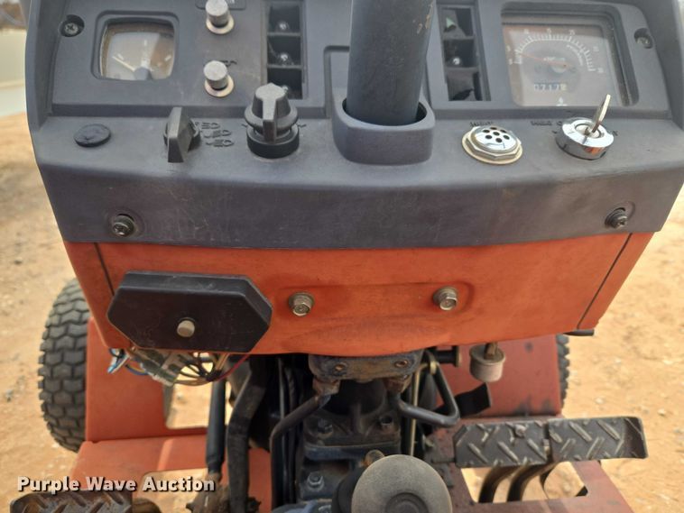 image for item ET1273 International 254 tractor