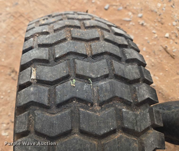 image for item ET1273 International 254 tractor