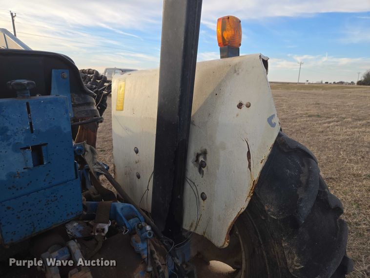 image for item ET1288 1986 Ford 4610 tractor