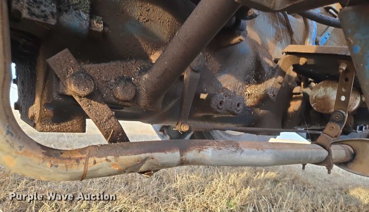 image for item ET1288 1986 Ford 4610 tractor