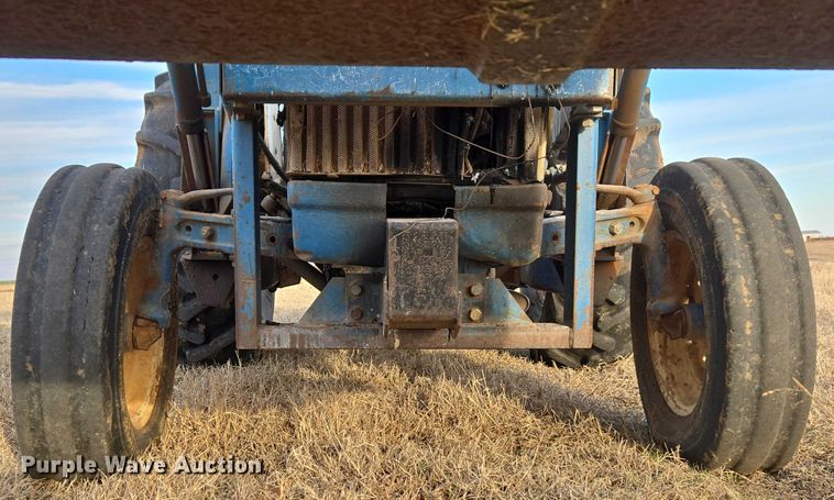 image for item ET1288 1986 Ford 4610 tractor