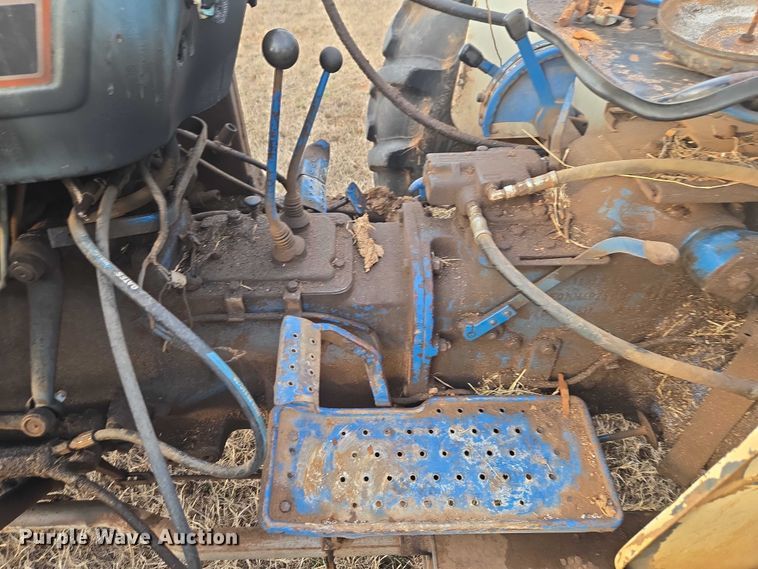 image for item ET1288 1986 Ford 4610 tractor