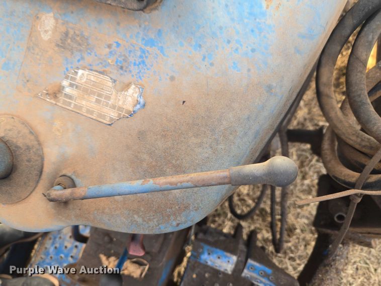 image for item ET1288 1986 Ford 4610 tractor