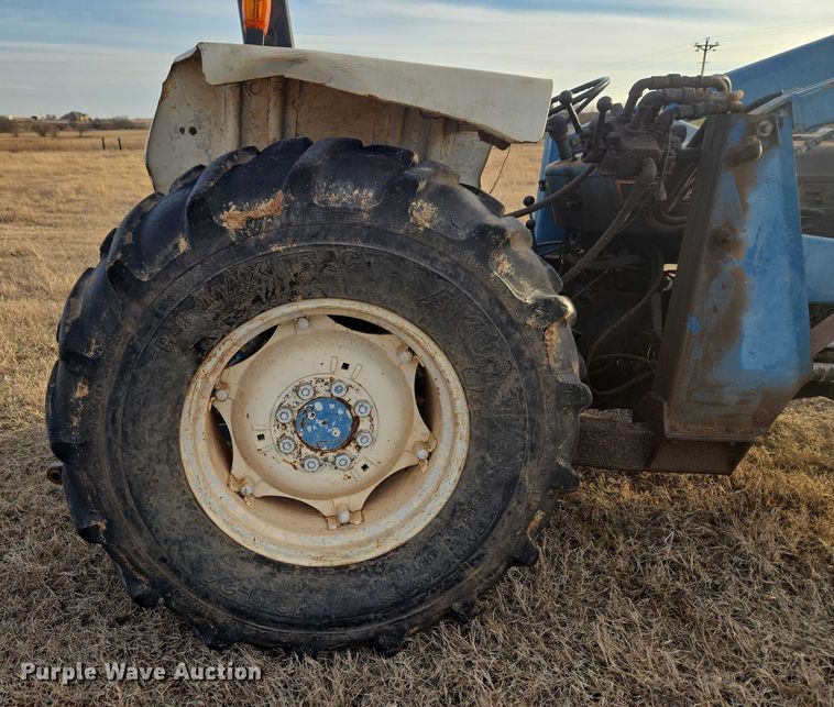 image for item ET1288 1986 Ford 4610 tractor