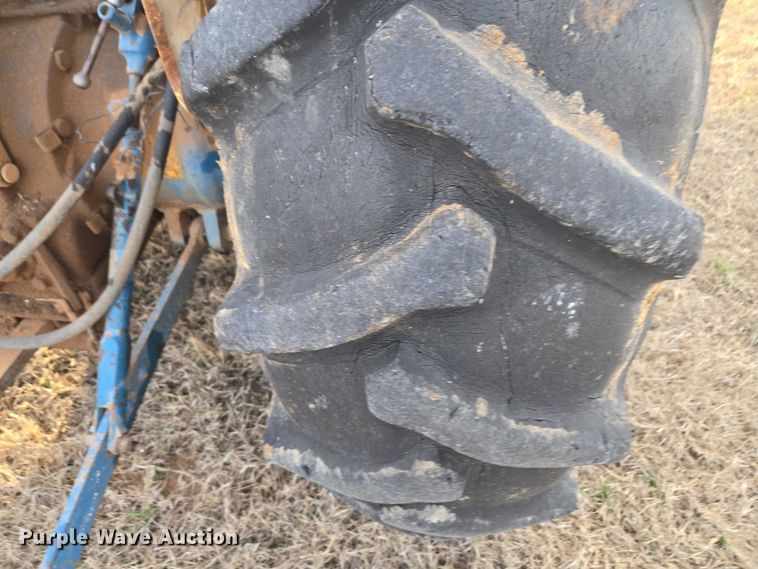 image for item ET1288 1986 Ford 4610 tractor