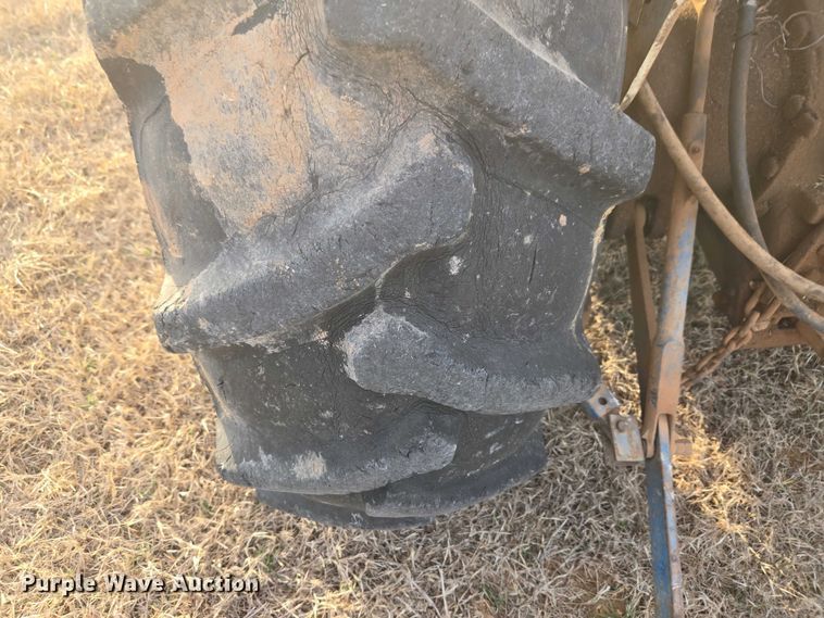 image for item ET1288 1986 Ford 4610 tractor