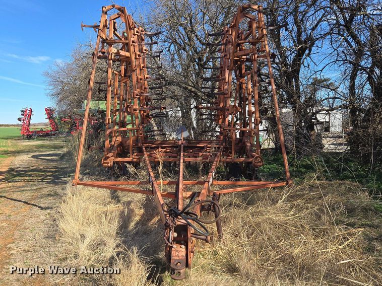 image for item ET1296 Chiselvator 1400 field cultivator