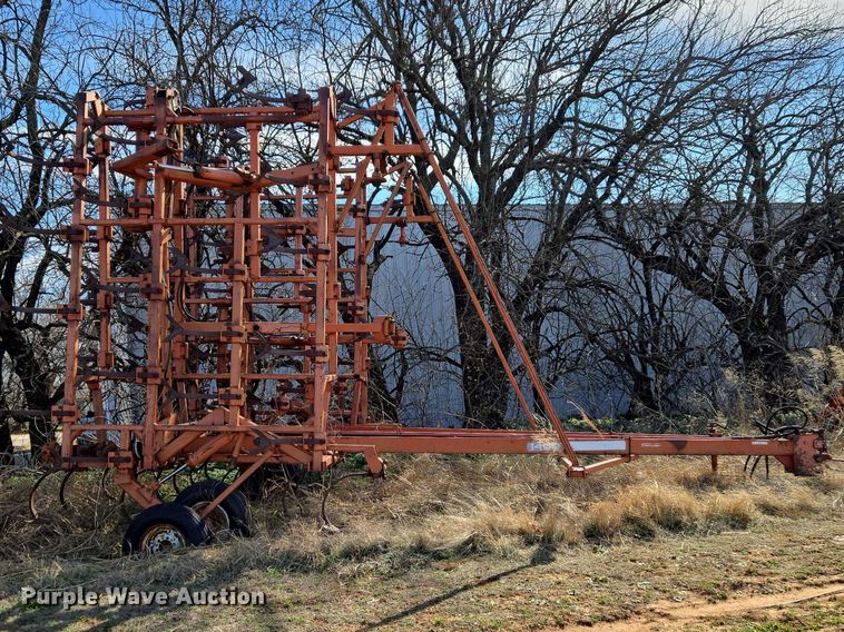 image for item ET1296 Chiselvator 1400 field cultivator