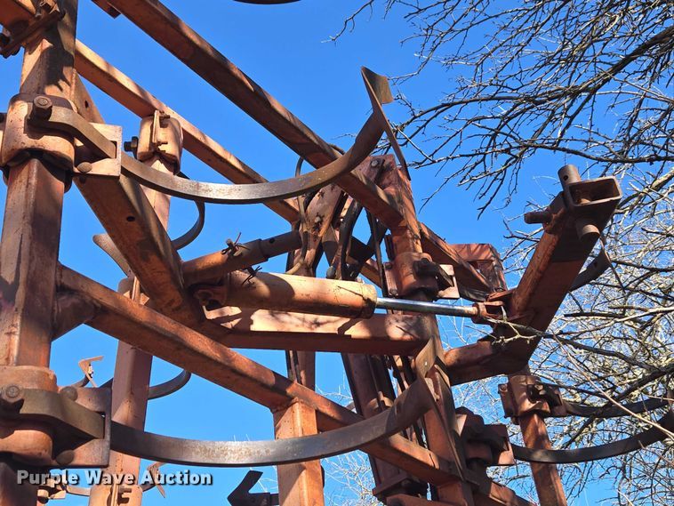 image for item ET1296 Chiselvator 1400 field cultivator