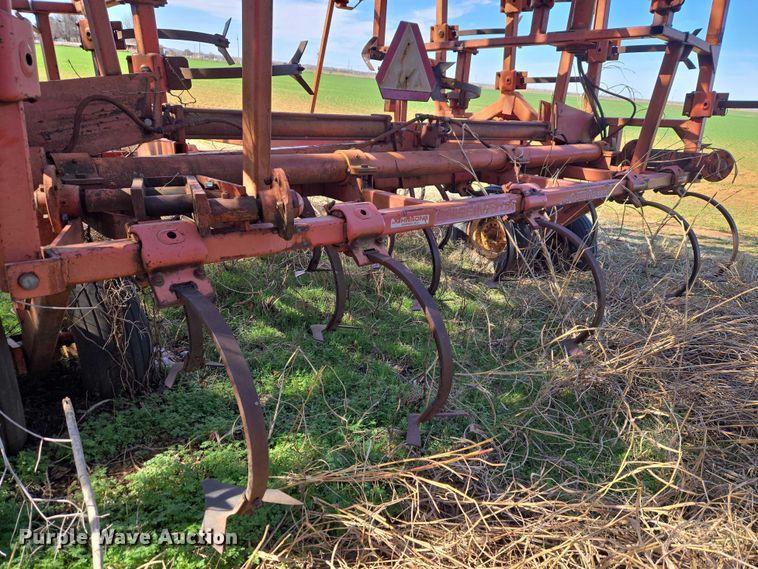 image for item ET1296 Chiselvator 1400 field cultivator