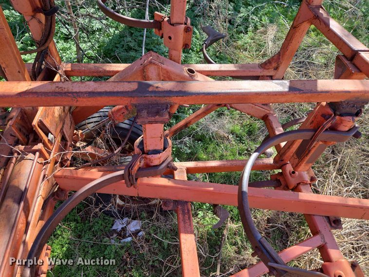 image for item ET1296 Chiselvator 1400 field cultivator