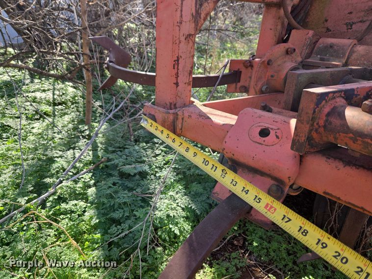 image for item ET1296 Chiselvator 1400 field cultivator