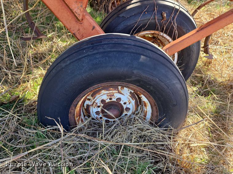 image for item ET1296 Chiselvator 1400 field cultivator