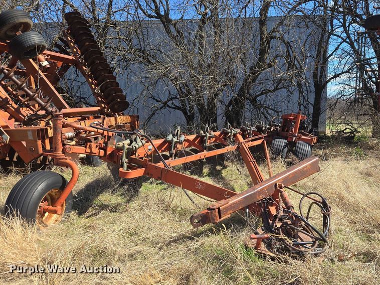 image for item ET1298 Morris Melroe 1020  plow