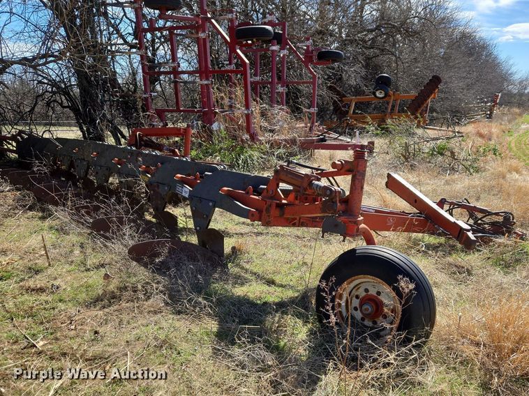 image for item ET1298 Morris Melroe 1020  plow