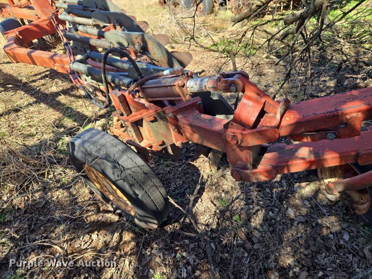 image for item ET1298 Morris Melroe 1020  plow