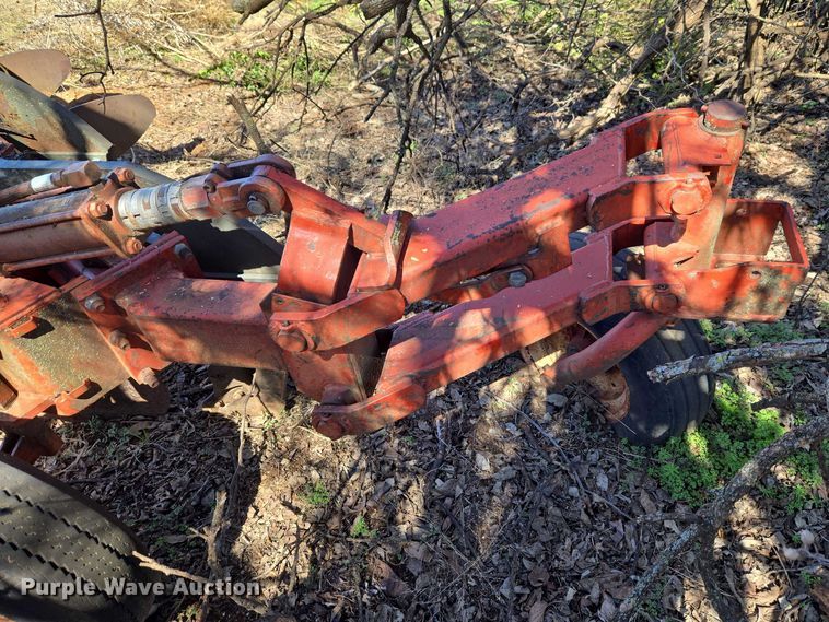image for item ET1298 Morris Melroe 1020  plow