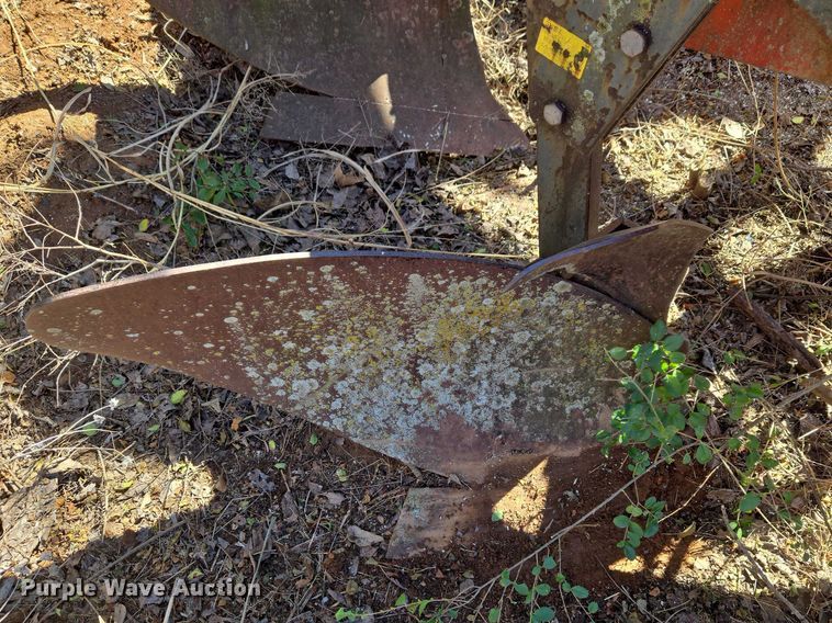 image for item ET1298 Morris Melroe 1020  plow