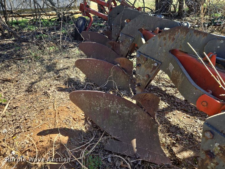 image for item ET1298 Morris Melroe 1020  plow