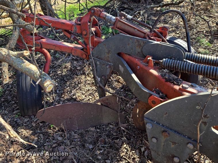 image for item ET1298 Morris Melroe 1020  plow