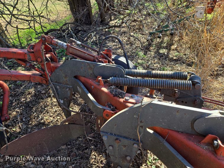 image for item ET1298 Morris Melroe 1020  plow