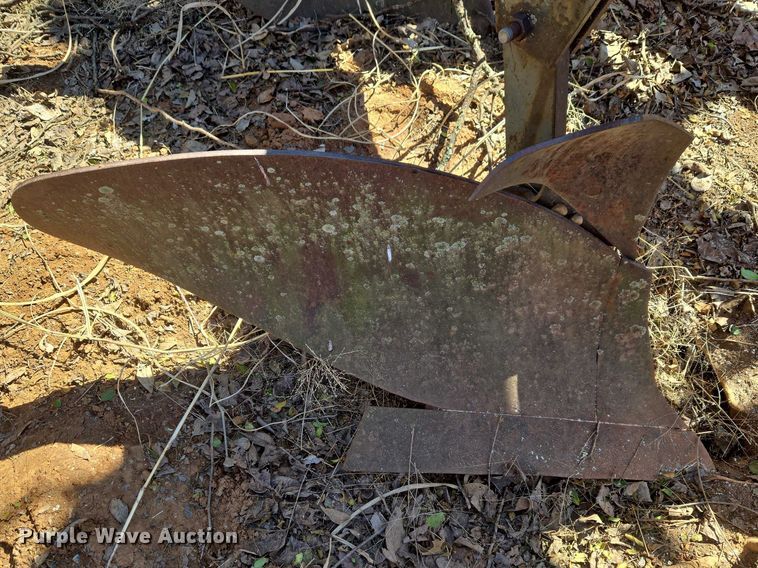 image for item ET1298 Morris Melroe 1020  plow