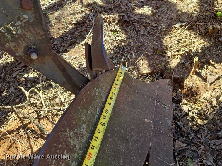 image for item ET1298 Morris Melroe 1020  plow