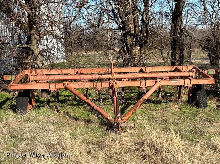 image for item ET1299 Allis-Chalmers 13 chisel