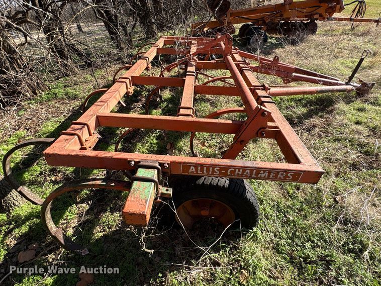 image for item ET1299 Allis-Chalmers 13 chisel