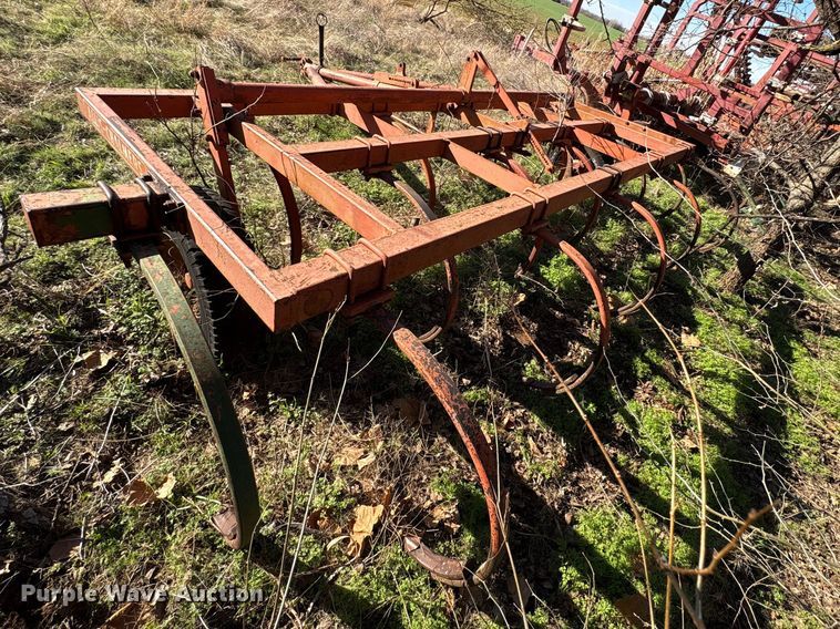 image for item ET1299 Allis-Chalmers 13 chisel