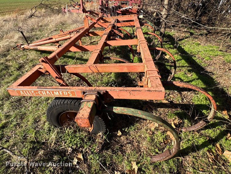 image for item ET1299 Allis-Chalmers 13 chisel