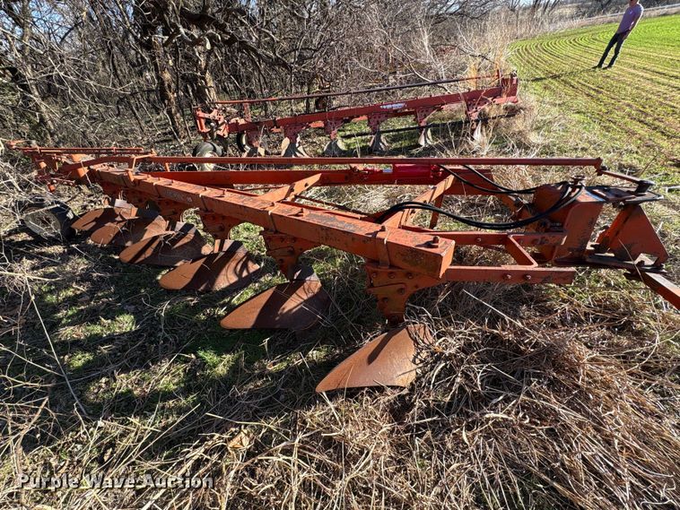 image for item ET1304 Allis-Chalmers plow