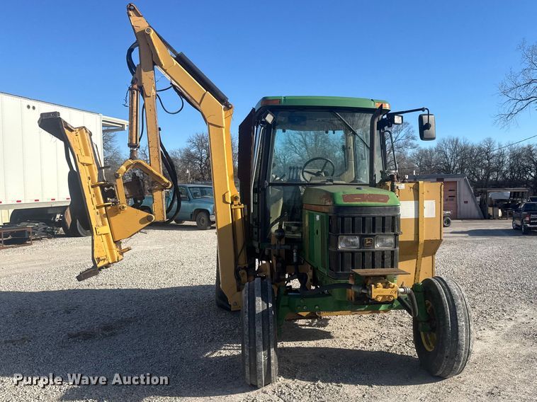 image for item ET1568 2002 John Deere 6405 tractor