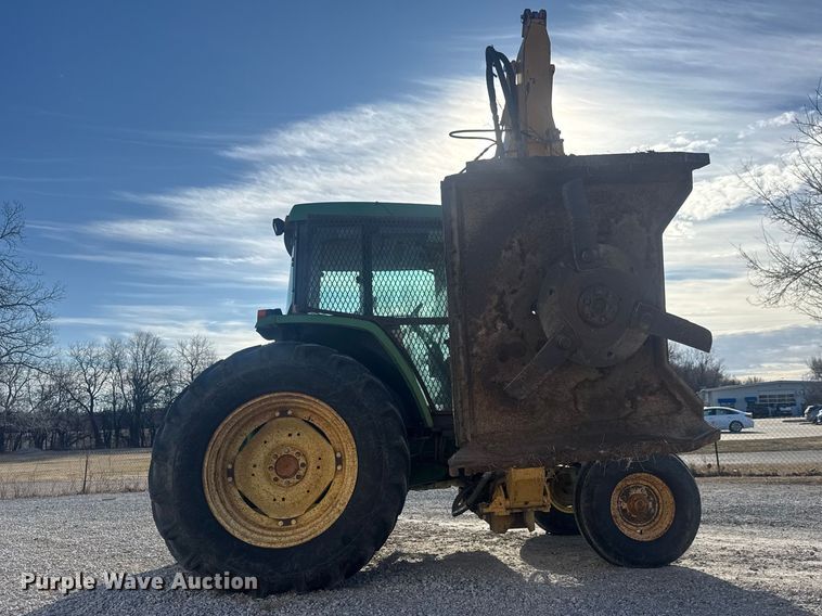 image for item ET1568 2002 John Deere 6405 tractor