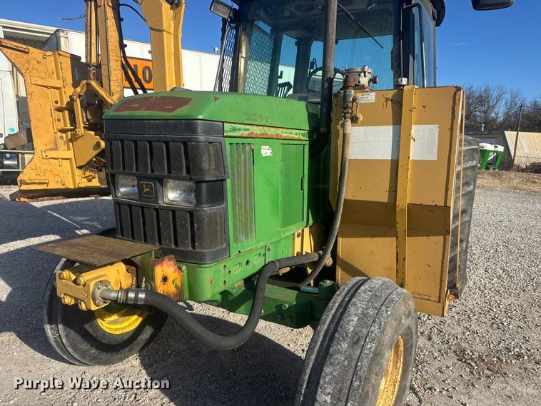 image for item ET1568 2002 John Deere 6405 tractor