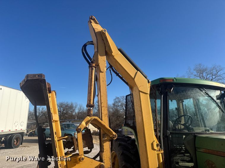 image for item ET1568 2002 John Deere 6405 tractor