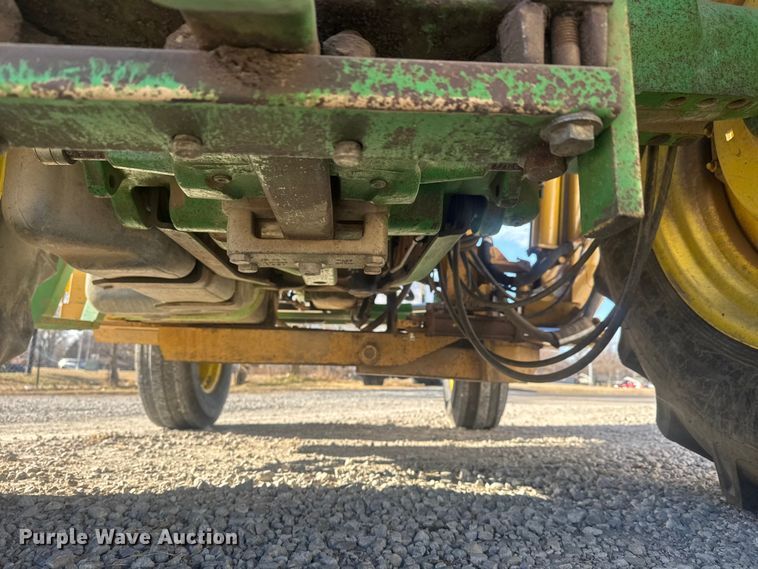 image for item ET1568 2002 John Deere 6405 tractor