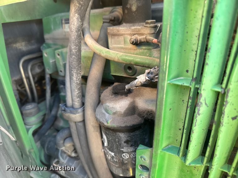image for item ET1568 2002 John Deere 6405 tractor