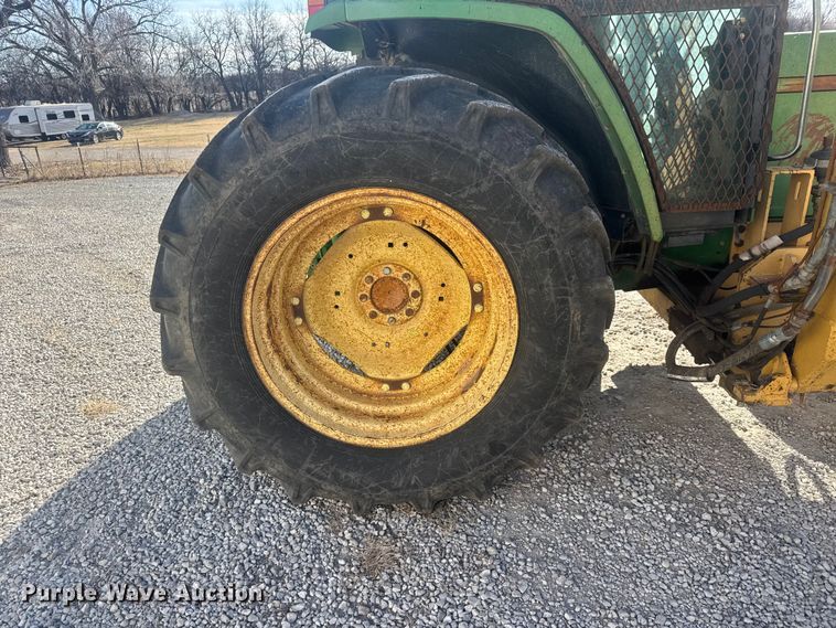 image for item ET1568 2002 John Deere 6405 tractor