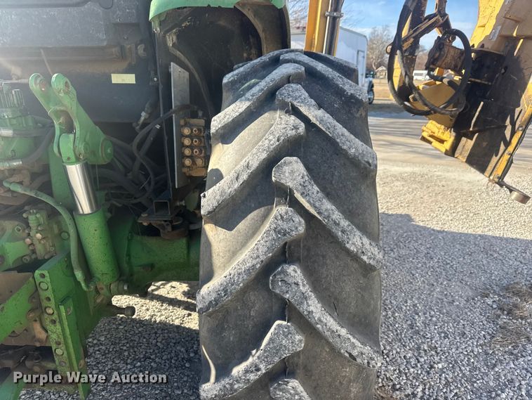 image for item ET1568 2002 John Deere 6405 tractor