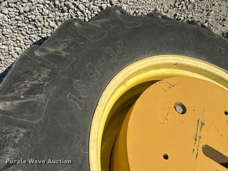 image for item ET1568 2002 John Deere 6405 tractor